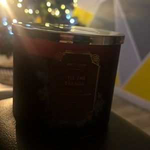 White barn  ‘ Tis the season candle